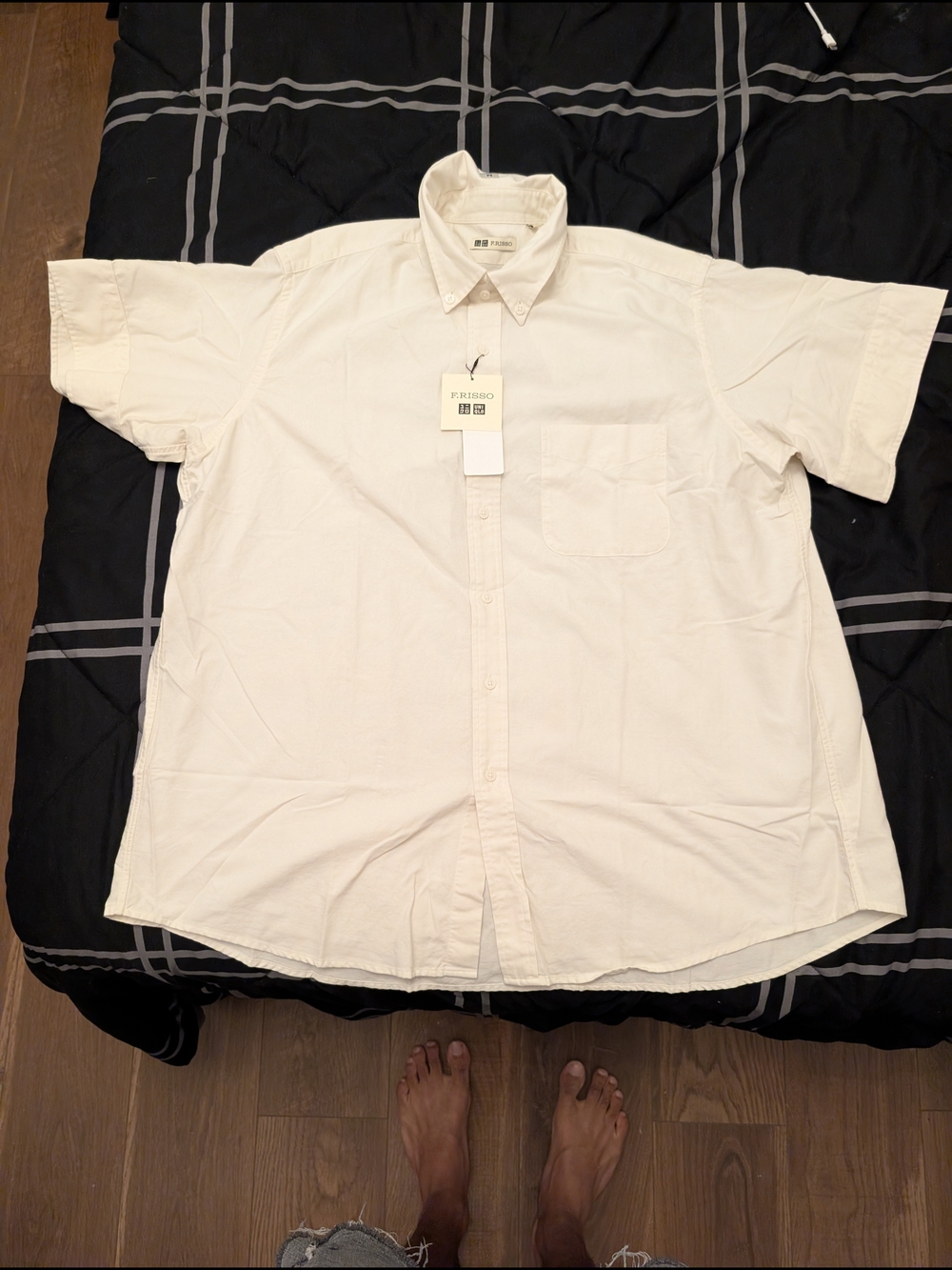 Men's UNIQLO Short-Sleeve Button-Up Shirt in Off-White